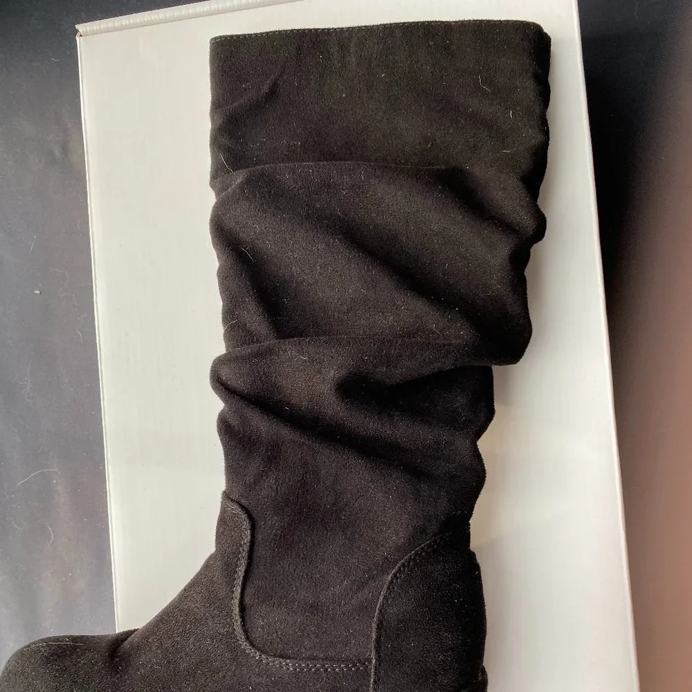 Black wedge boot